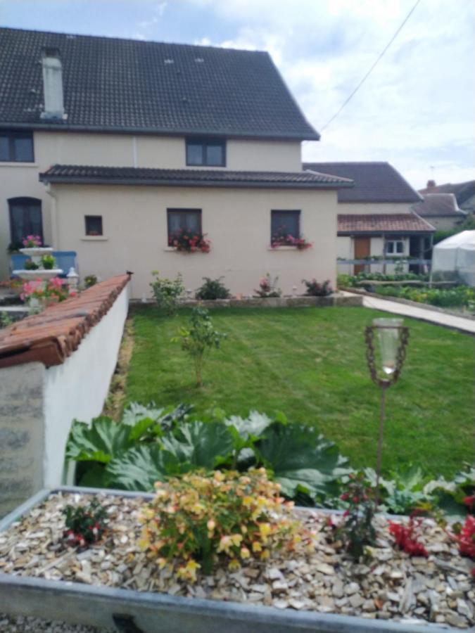 A La Maison Du Bonheur Lanty-sur-Aube Exterior foto
