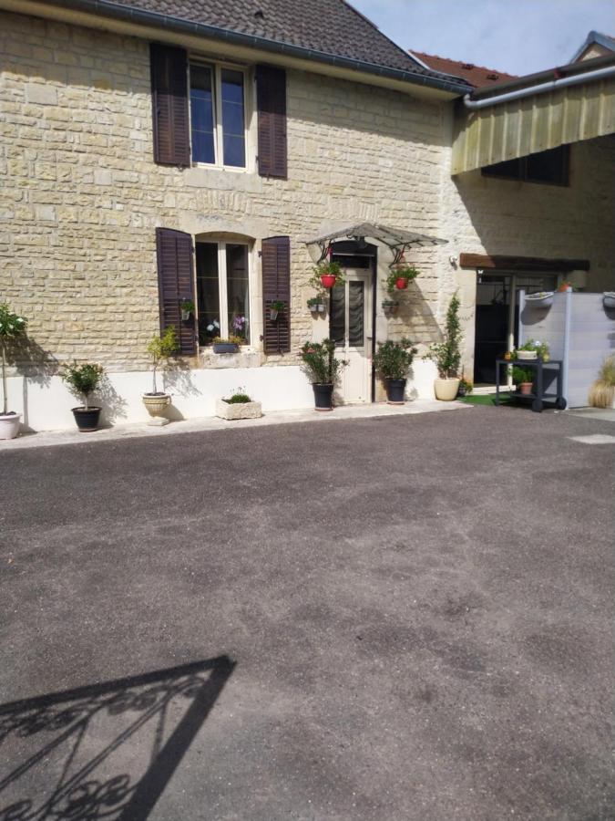 A La Maison Du Bonheur Lanty-sur-Aube Exterior foto