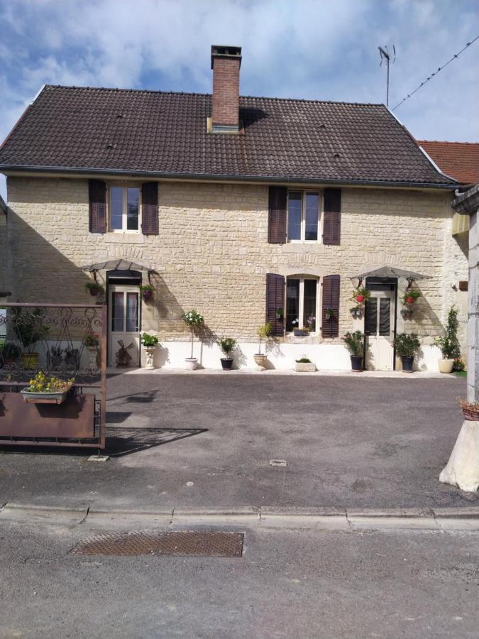 A La Maison Du Bonheur Lanty-sur-Aube Exterior foto