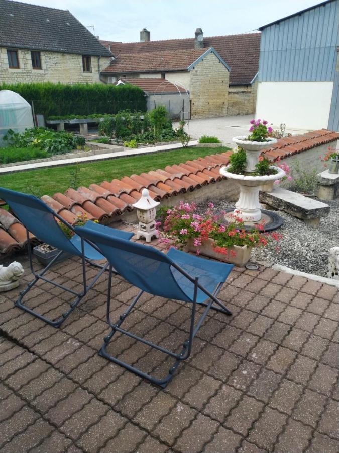 A La Maison Du Bonheur Lanty-sur-Aube Exterior foto